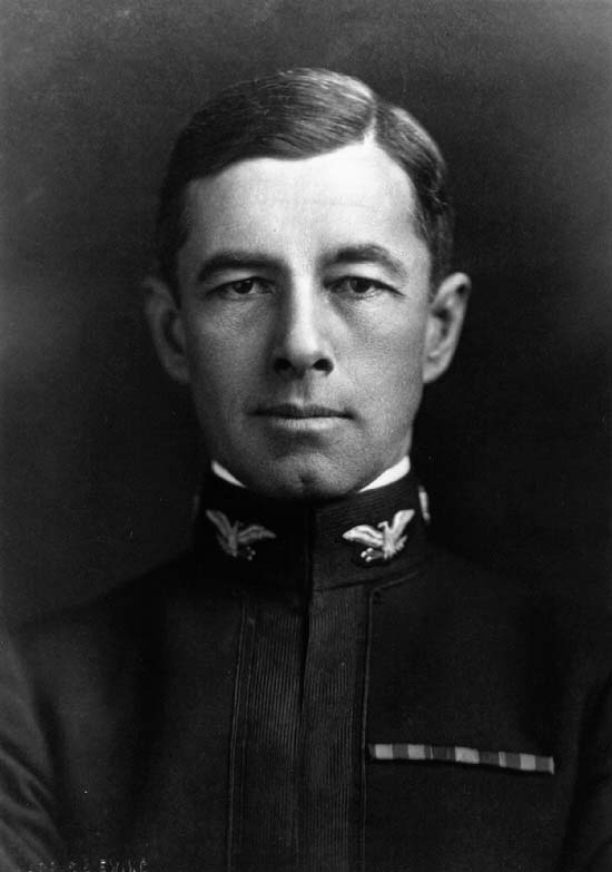 Admirant Thomas C. Hart